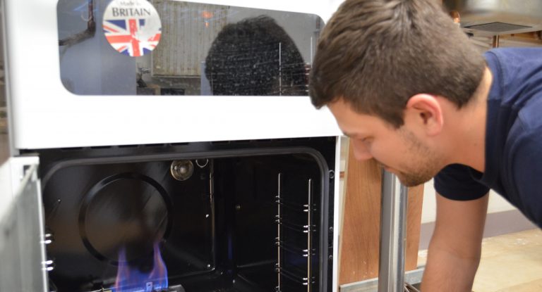 Student in CKR1 Gas Cookers Re-assessment course.